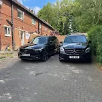 Lodge Park - 2 Minutes Walk To Stoke Hospital